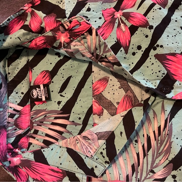 NEFF Tiger/Hawaiian shirt - Picture 2 of 3